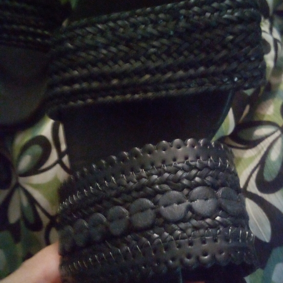 Sandals - Picture 6 of 7